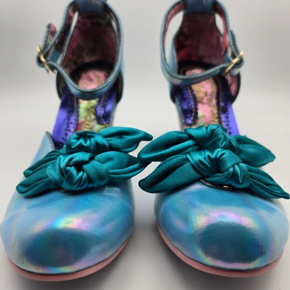 Irregular Choice NEW Summer Breeze Blue Iridescent Holographic W/Bows Sz 39 US 8